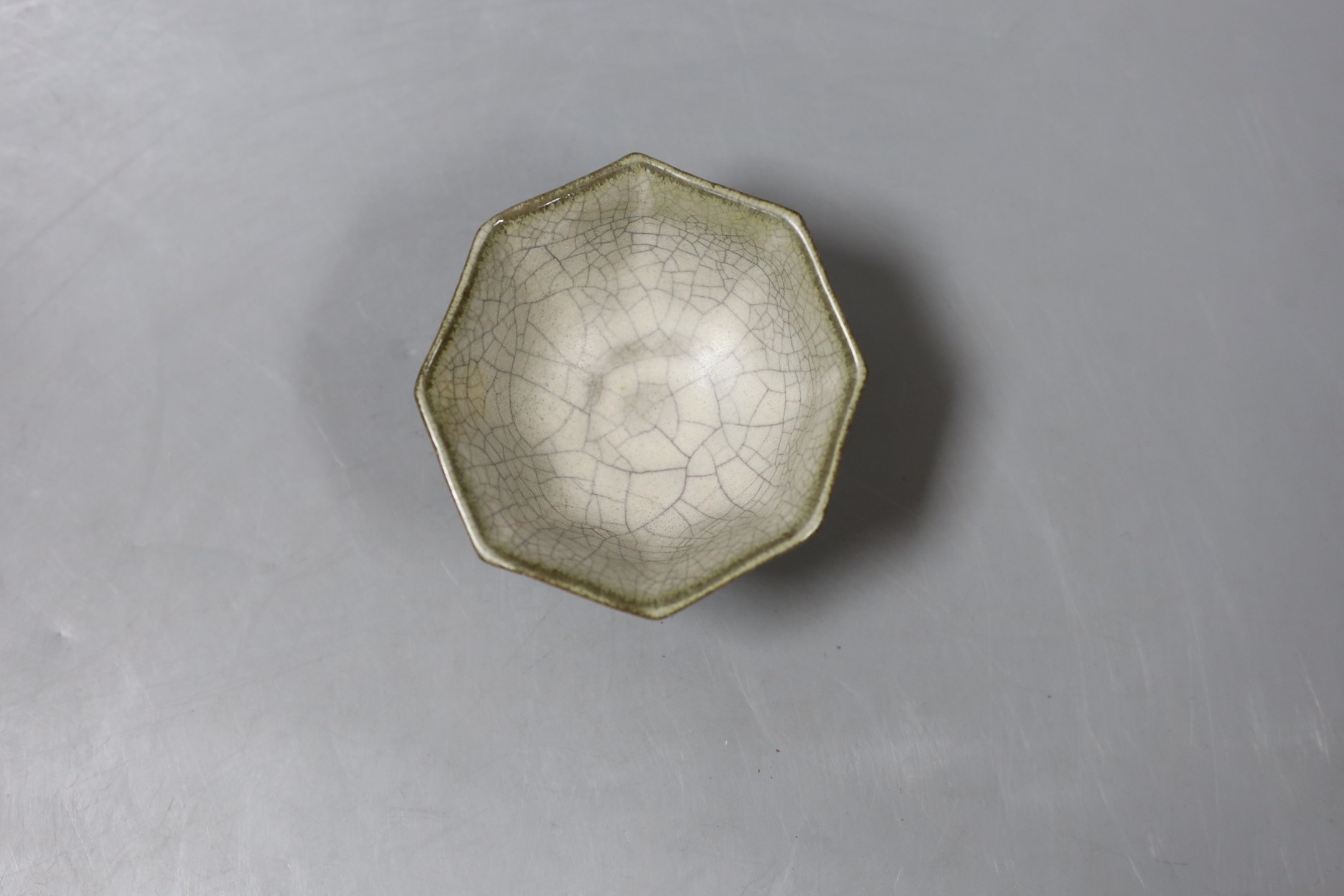 A Chinese crackle glaze octagonal dish - 4cm tall